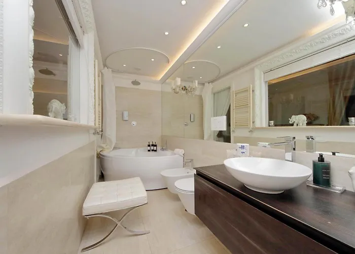 Luxury Navona By Flatinrome דירה *